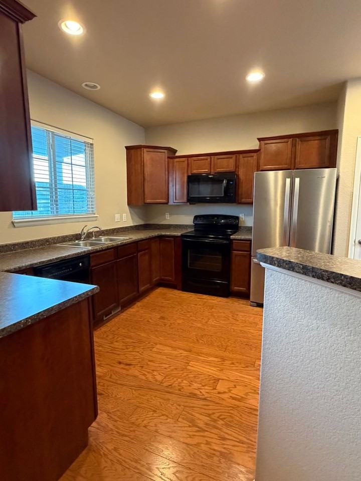 6374 Pilgrimage Rd - Photo 4 of 26