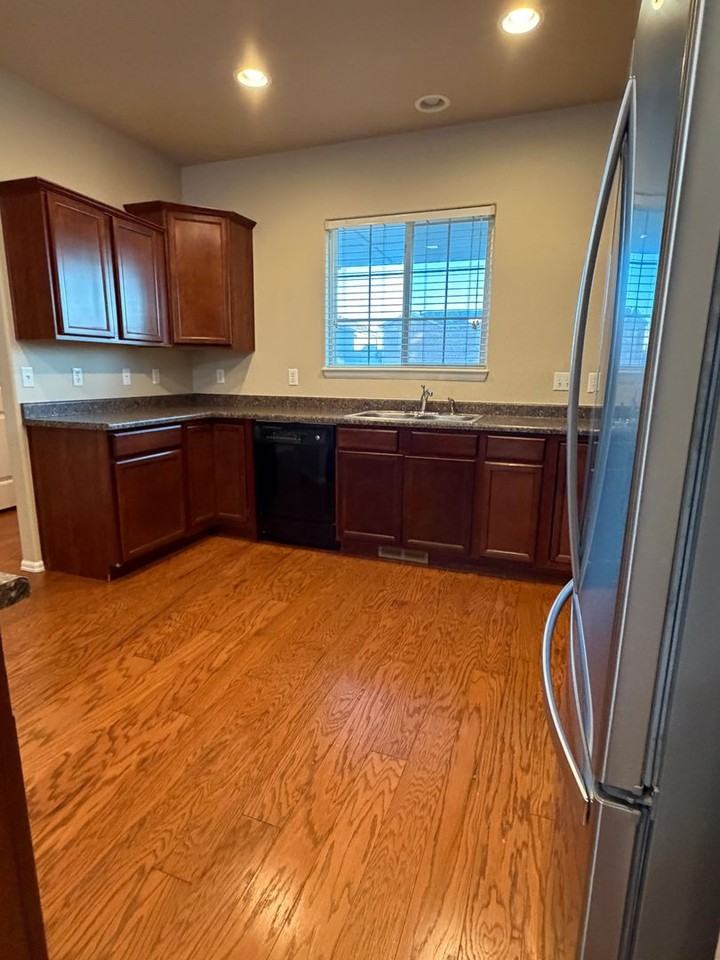 6374 Pilgrimage Rd - Photo 5 of 26