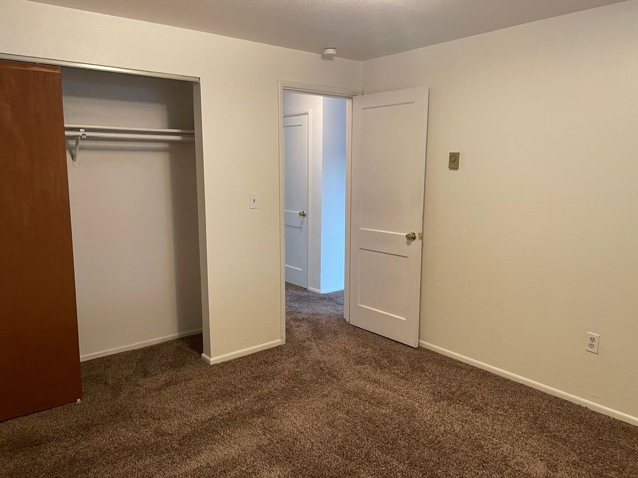 821 W 4th Ave #B - Photo 6 of 11