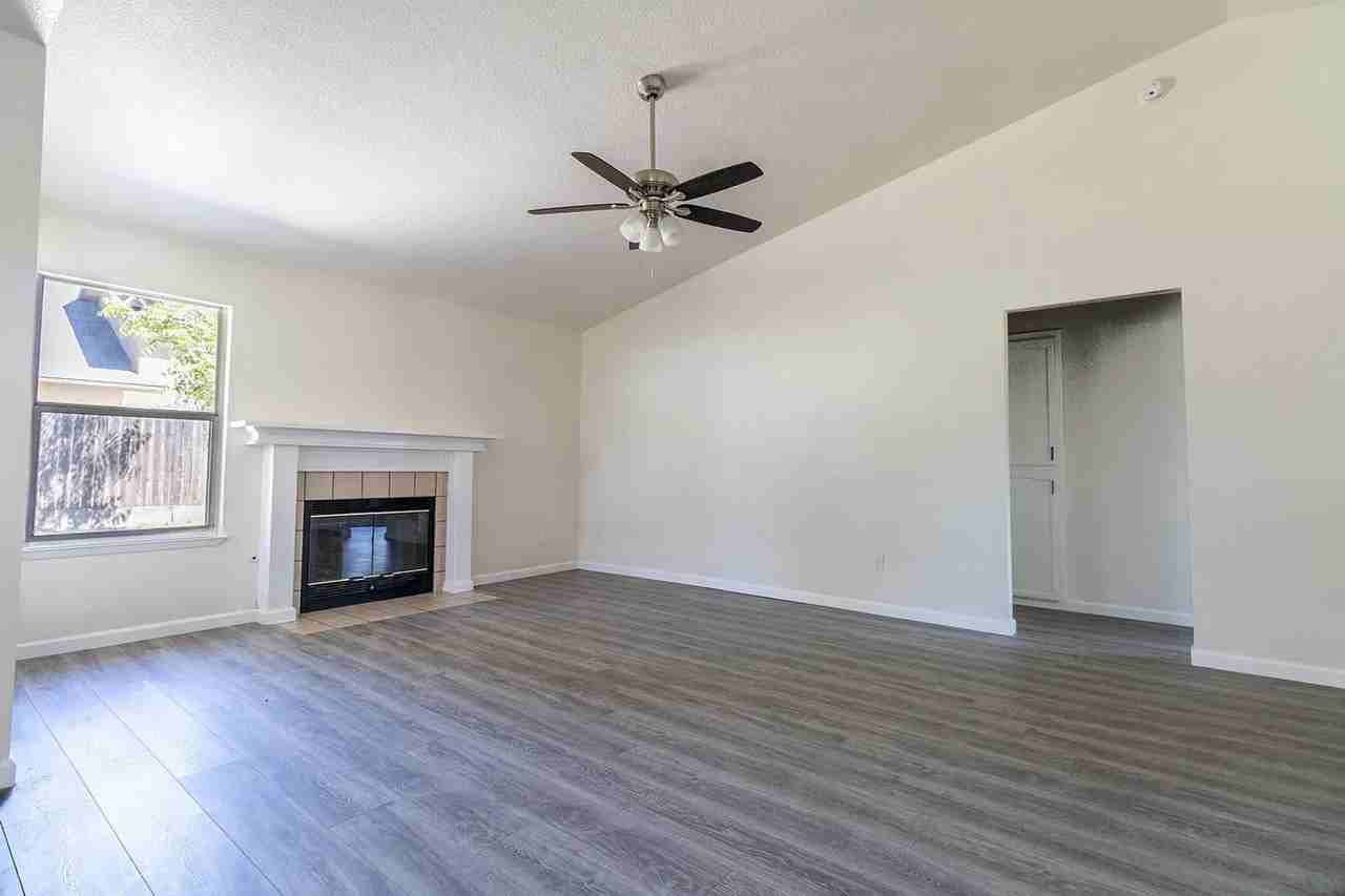 640 San Diego St - Photo 7 of 28