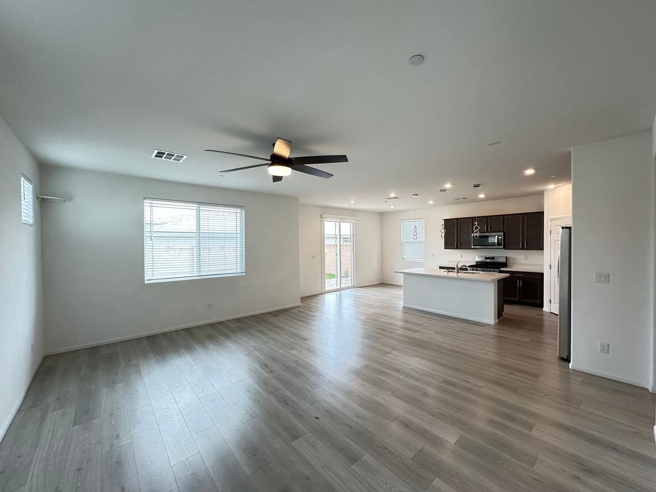 4226 Rancho Crossing St - Photo 4 of 22