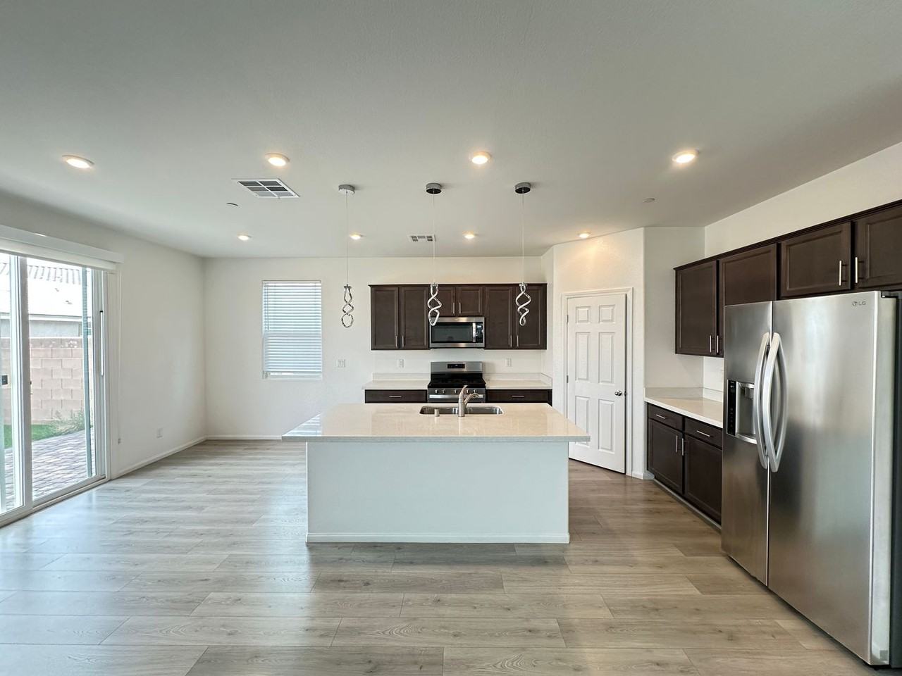 4226 Rancho Crossing St - Photo 5 of 22