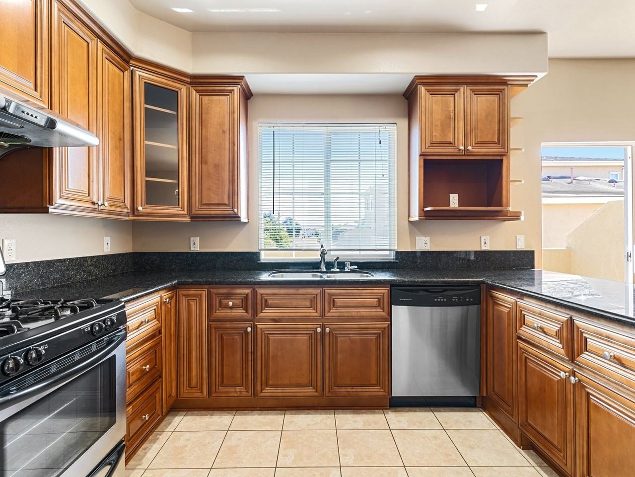 12780 Lorna St #D - Photo 5 of 29