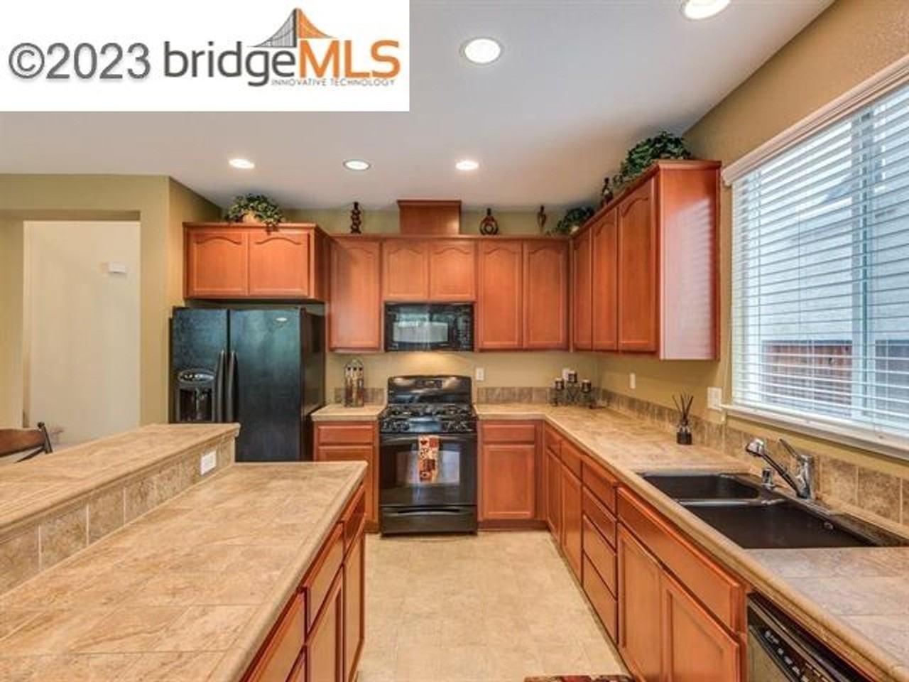 5348 Gold Creek Cir - Photo 4 of 18