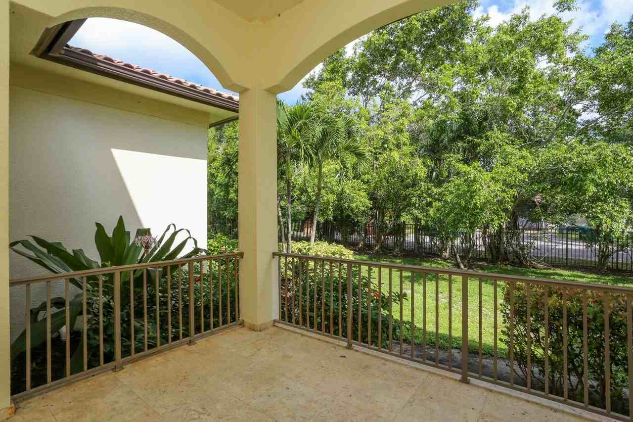 823 Cassena Rd - Photo 6 of 50