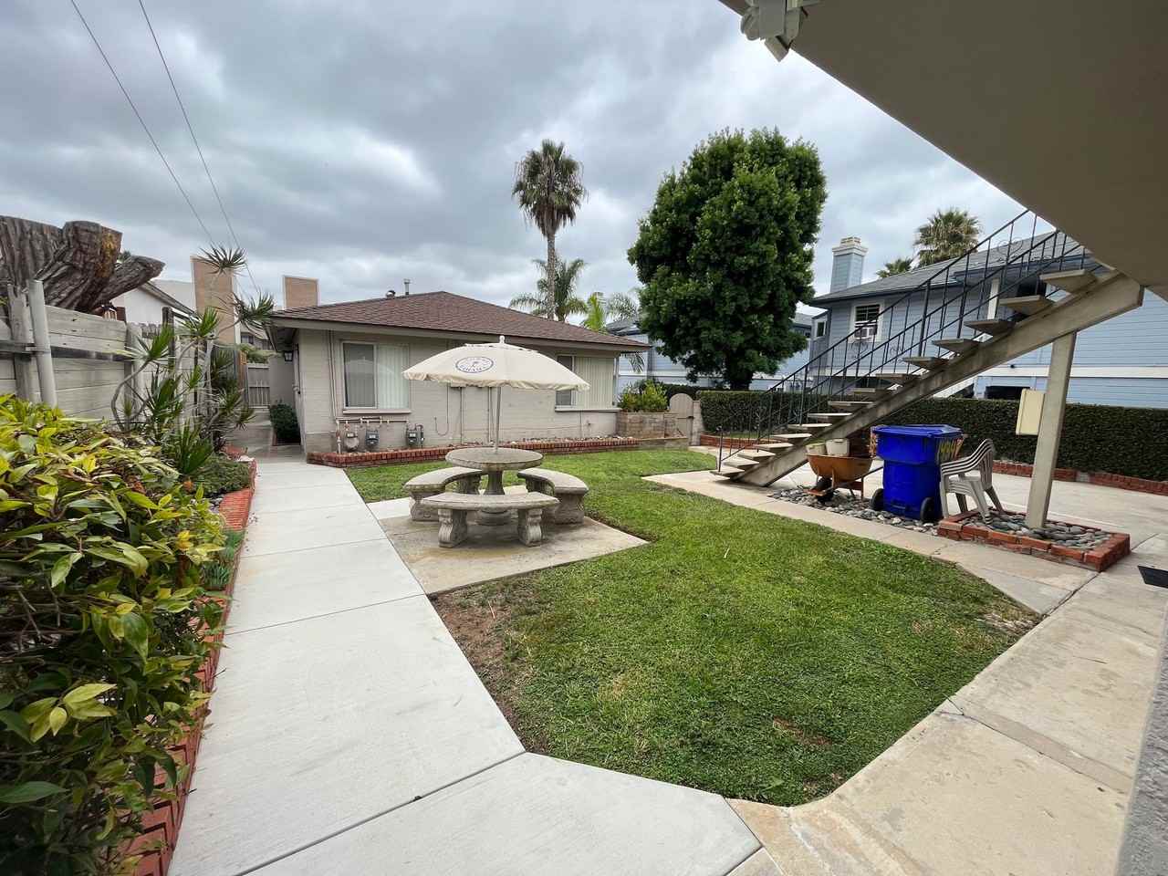 Oliver Ave | Relaxed Coastal Apartments in Pacific Beach – Easy Living Just Blocks from the Ocean! - Photo 2 of 7