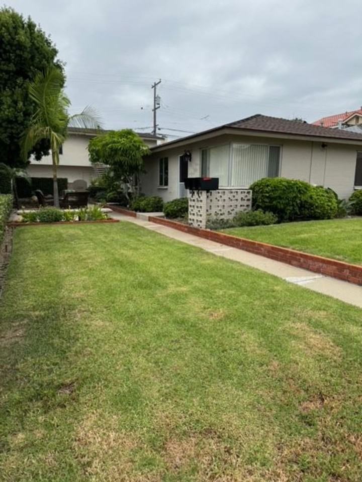 Oliver Ave | Relaxed Coastal Apartments in Pacific Beach – Easy Living Just Blocks from the Ocean! - Photo 6 of 7