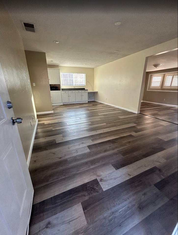 3413 Rosemary Ln - Photo 3 of 17