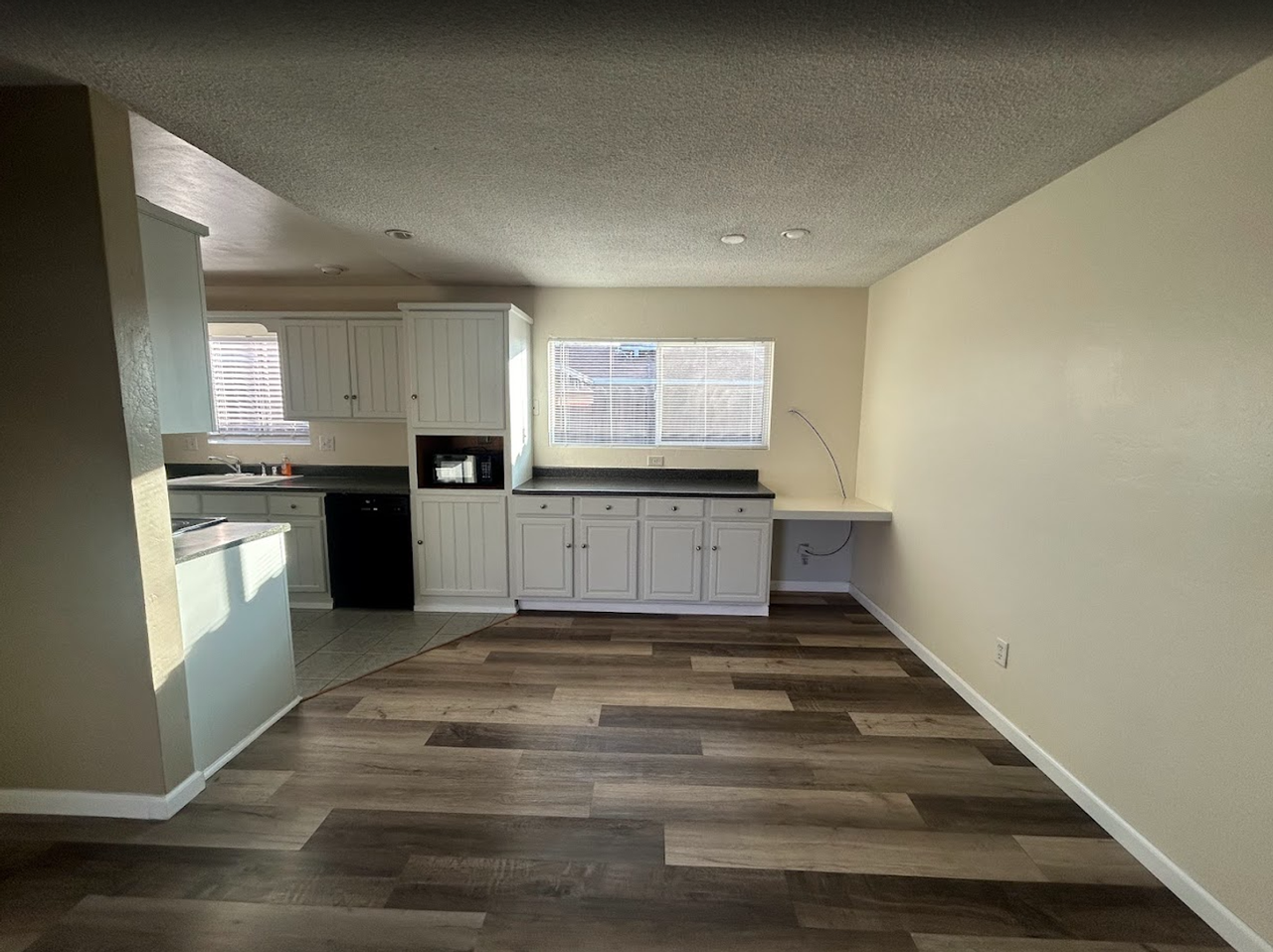 3413 Rosemary Ln - Photo 4 of 17