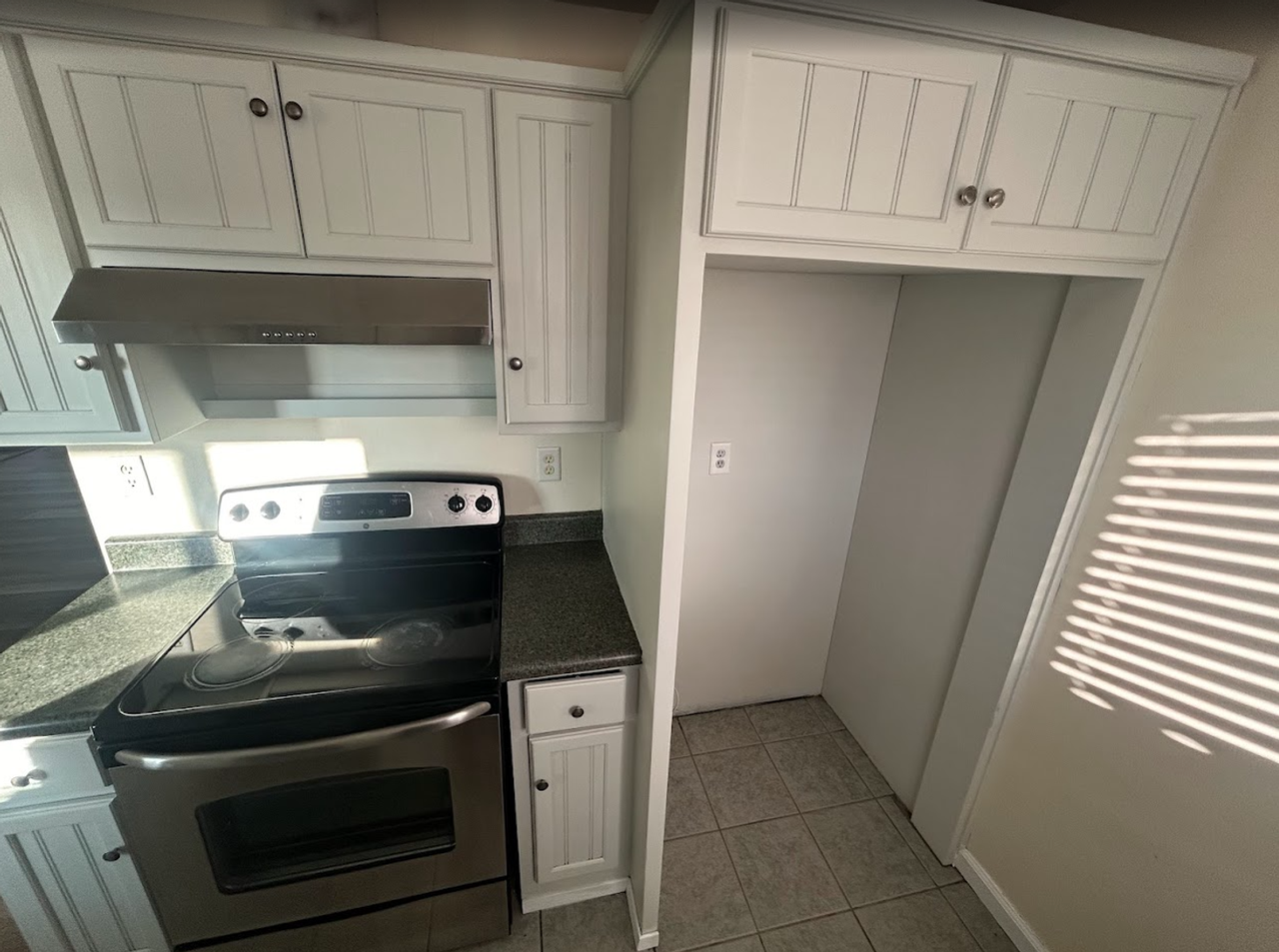 3413 Rosemary Ln - Photo 6 of 17