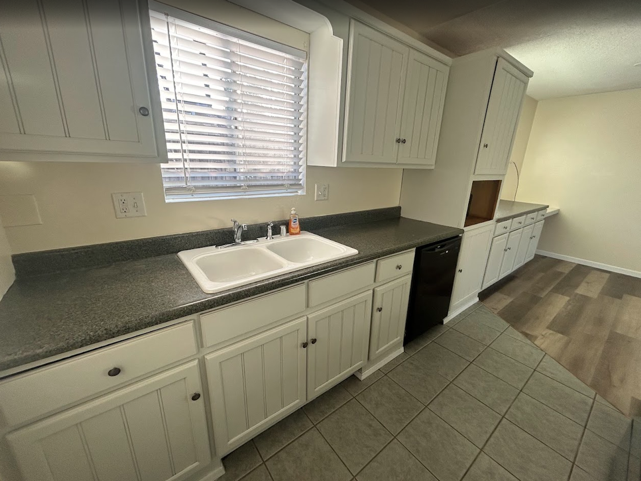 3413 Rosemary Ln - Photo 7 of 17