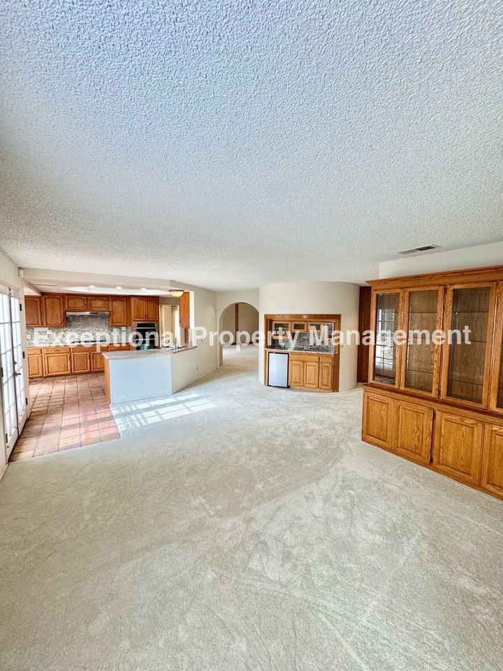 10535 Silver Spur Ct - Photo 7 of 25