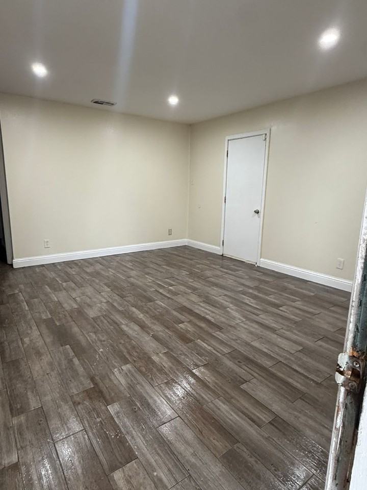 8805 Edgewood Pl - Photo 2 of 12