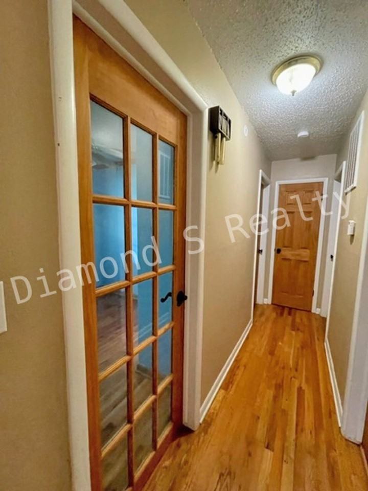 3255 S Parkview Ave - Photo 6 of 11