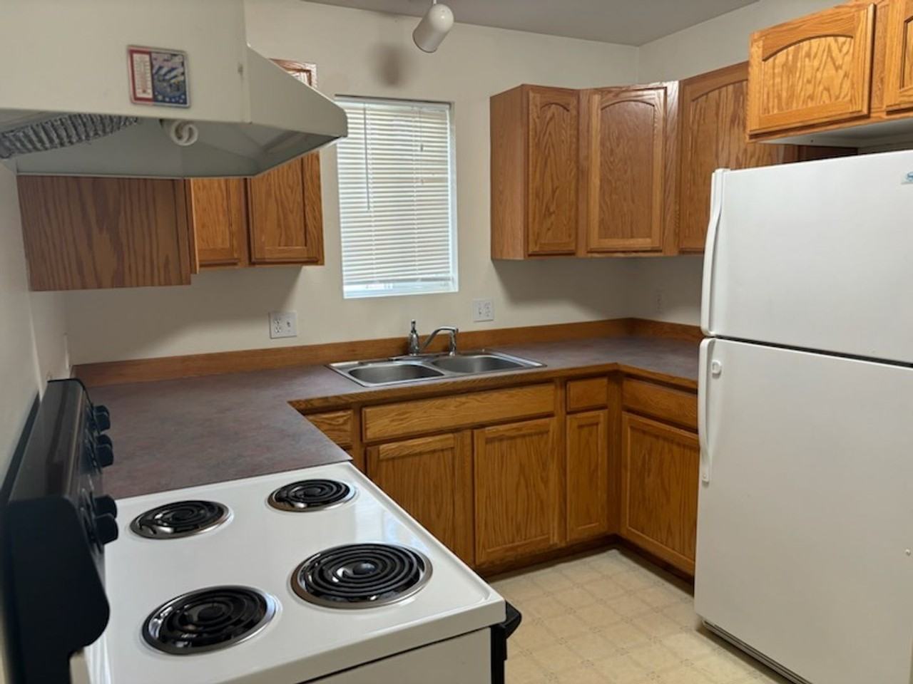 2810 N 9th St - Photo 4 of 12