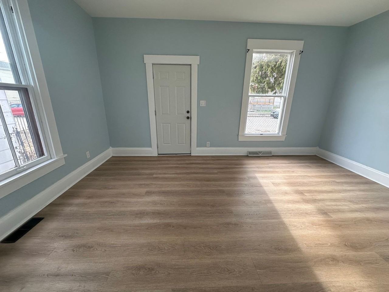 134 Beckett St - Photo 2 of 14