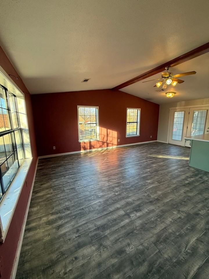 404 S 7th Ave - Photo 2 of 9