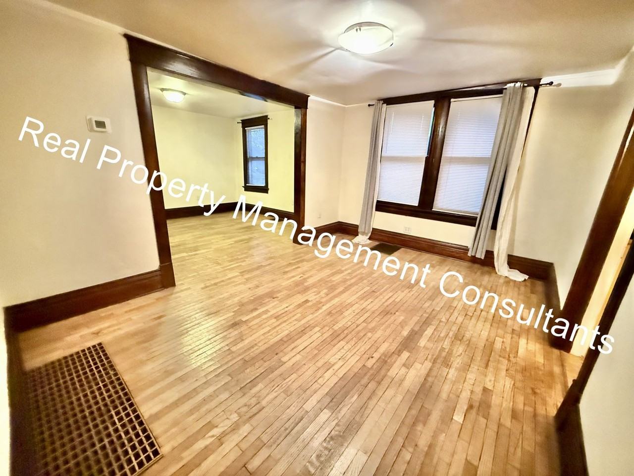 908 E 41st St - Photo 6 of 27