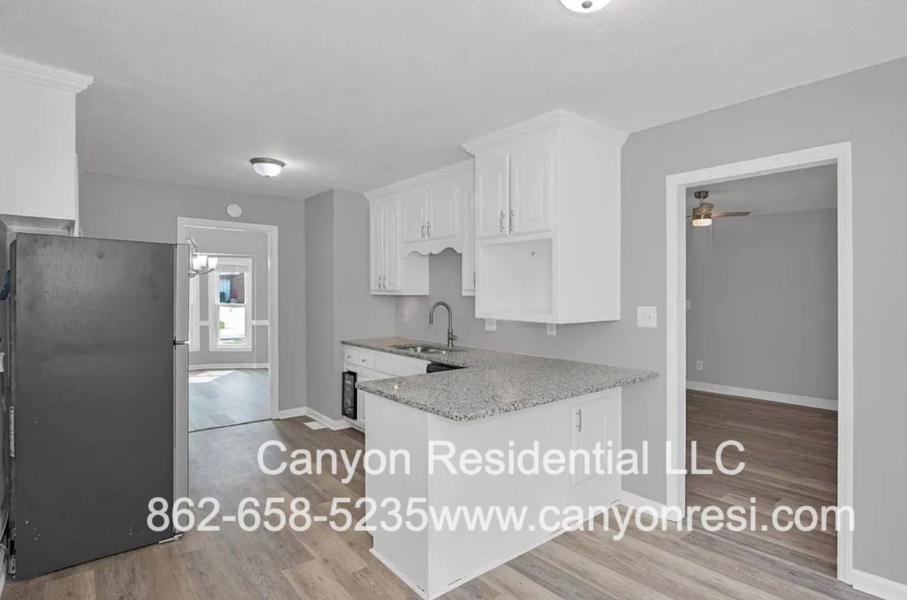 217 Overton Rd - Photo 5 of 18