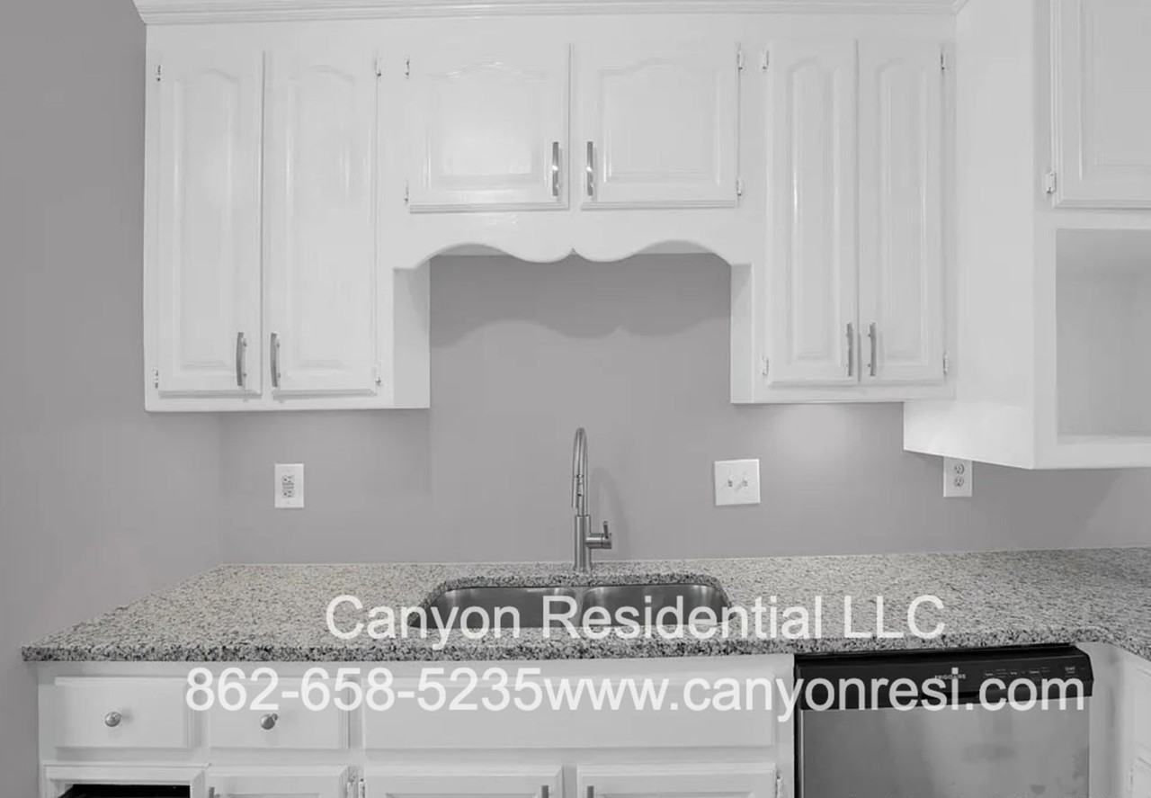 217 Overton Rd - Photo 7 of 18