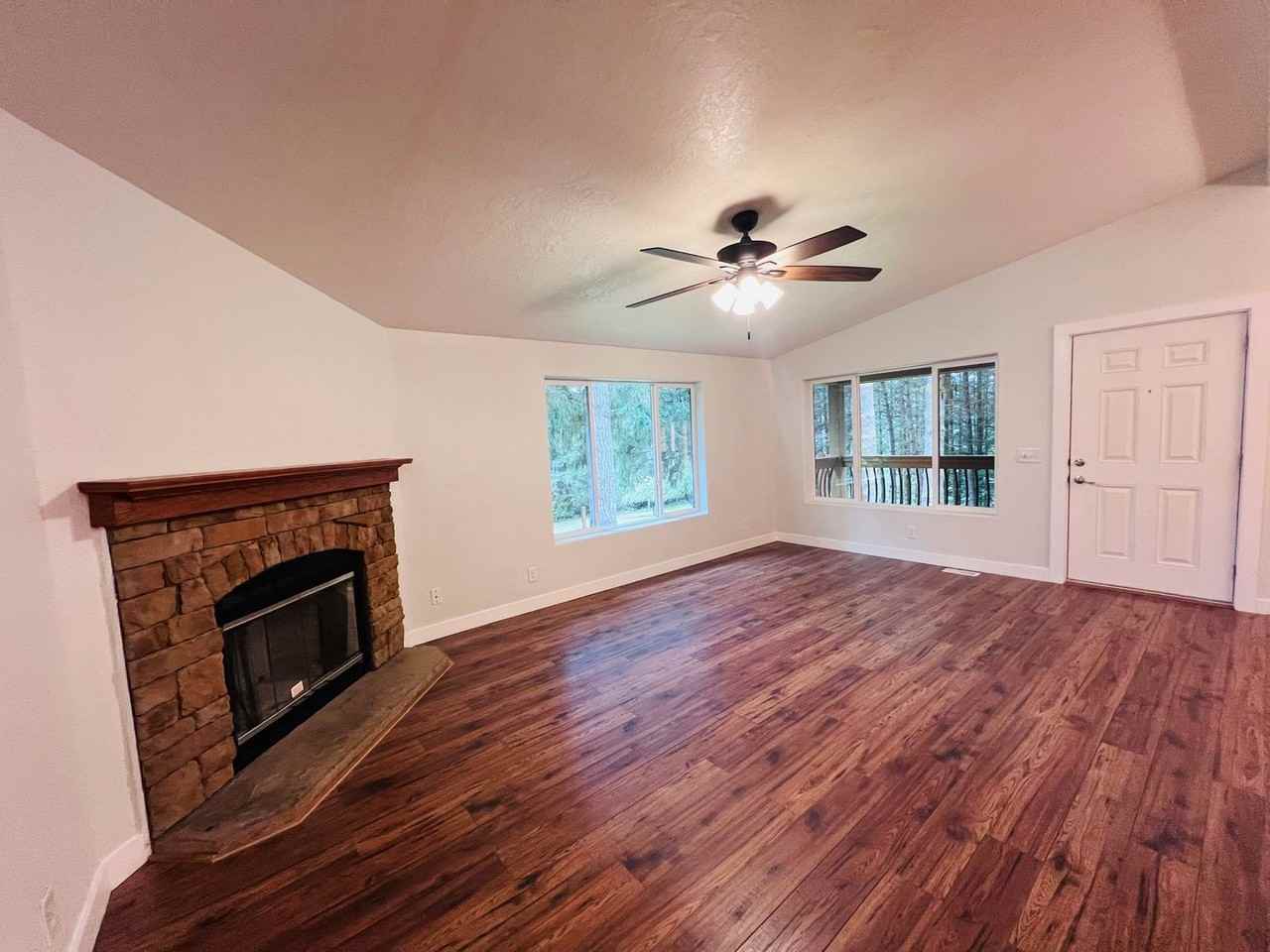 21814 Ne Cedar Creek Rd - Photo 3 of 27