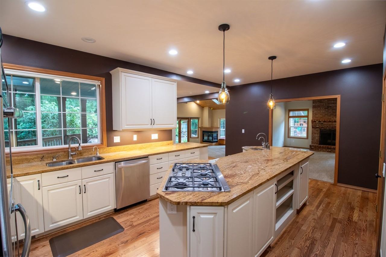 9220 219th Pl Ne - Photo 7 of 40