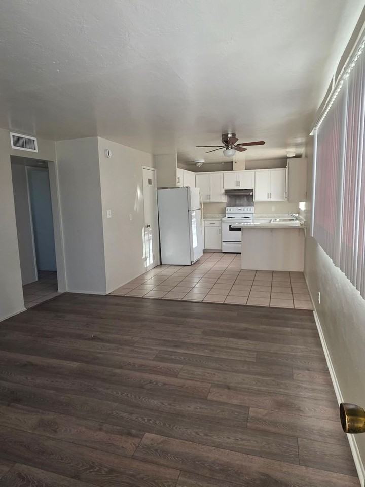 Apartments in Tucson - Photo 3 of 16