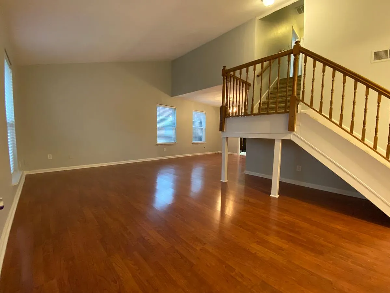 8906 Doliver Dr - Photo 4 of 10