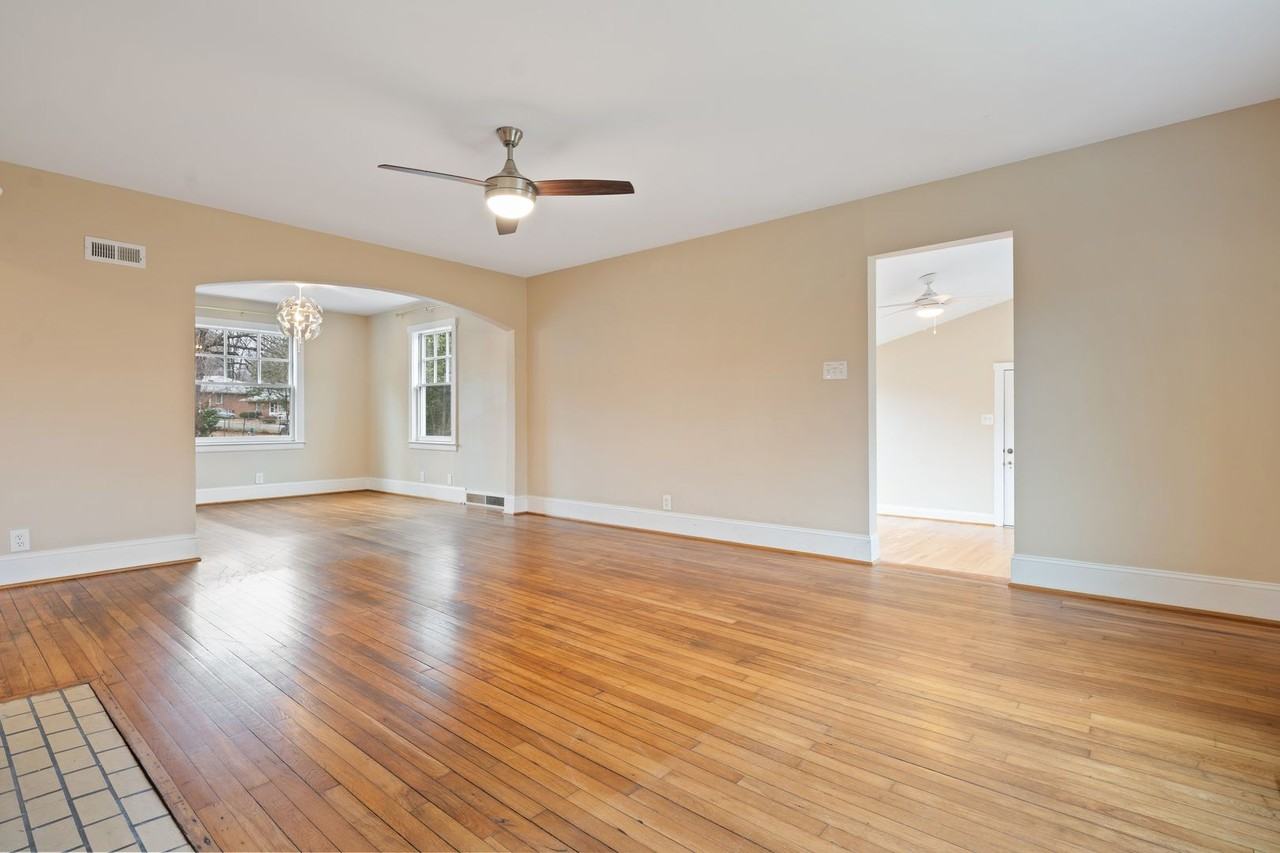 523 E Geer St - Photo 3 of 22