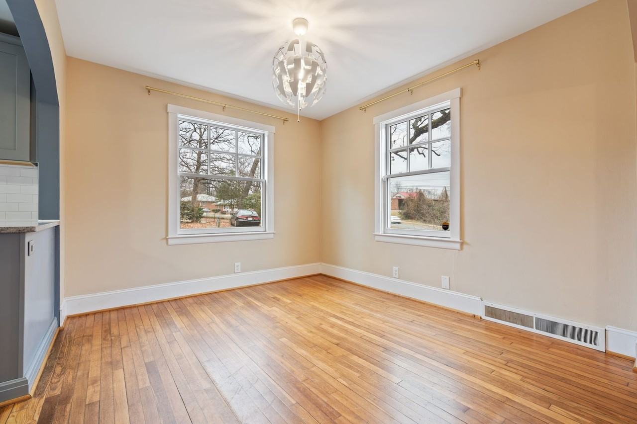 523 E Geer St - Photo 4 of 22