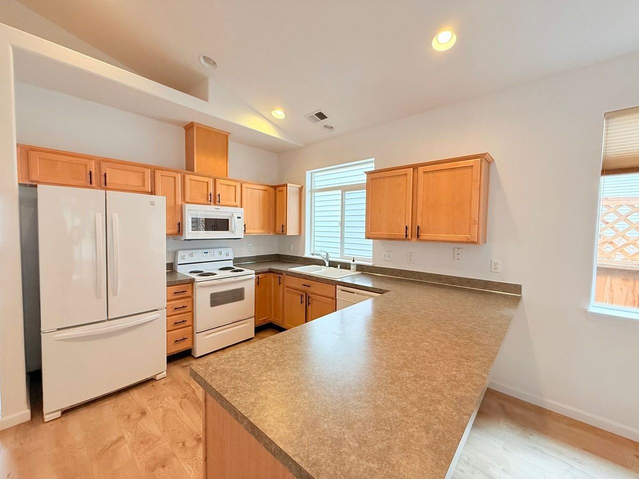 11706 Nw 28th Ave - Photo 6 of 19