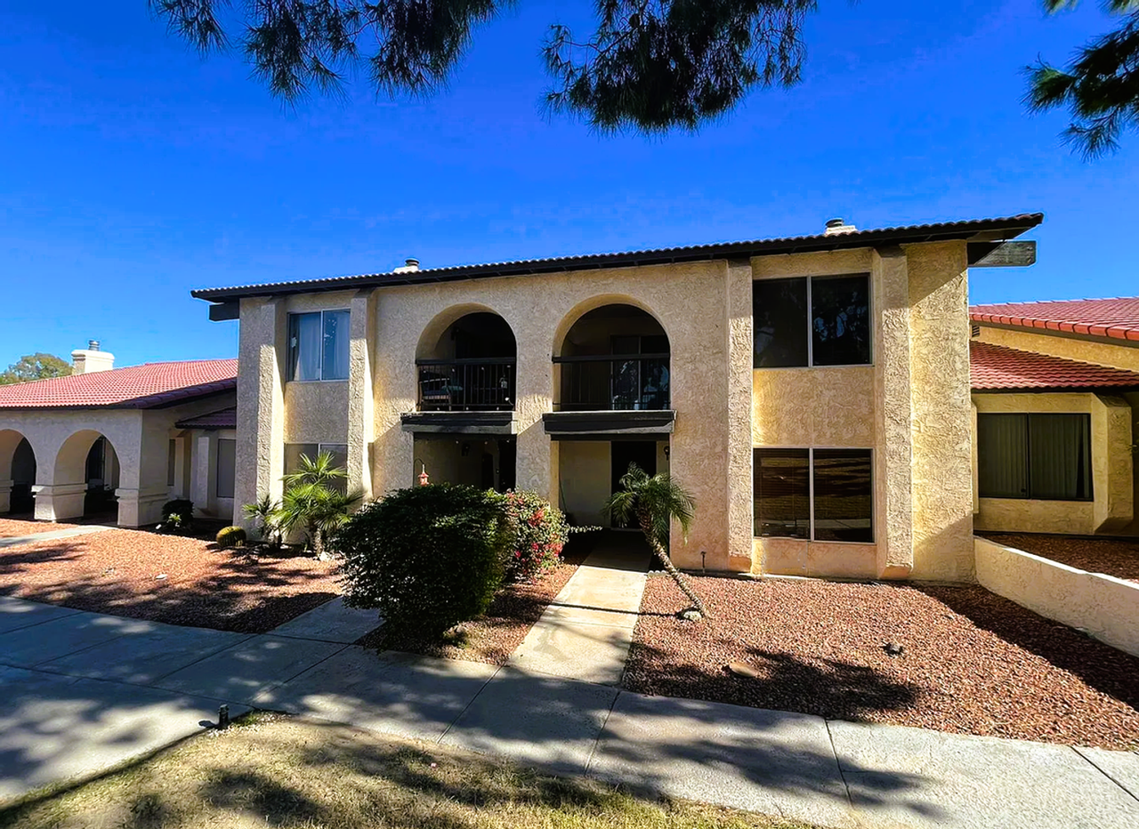 2045 S 14th Ave - Photo 2 of 33