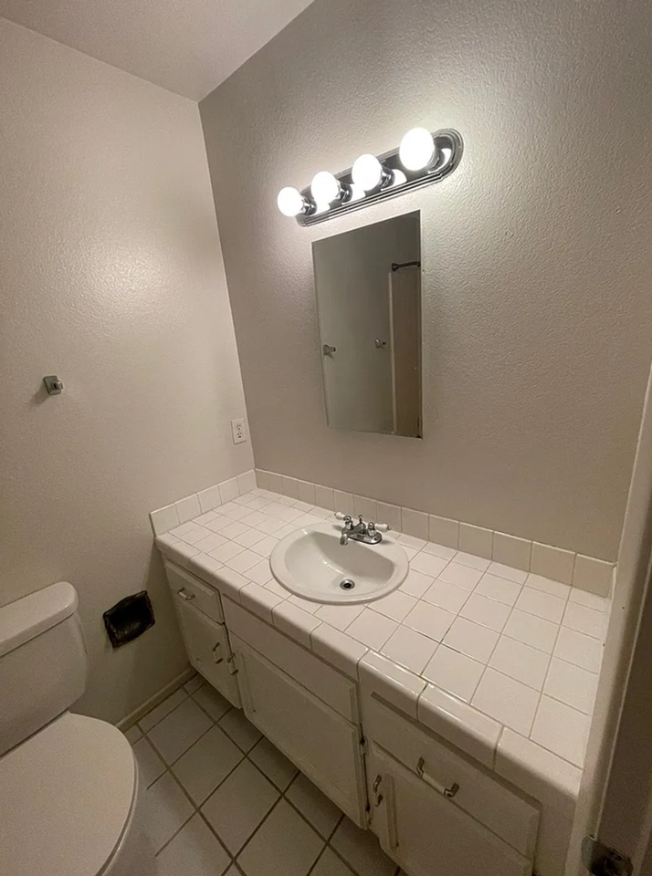 2045 S 14th Ave - Photo 5 of 33