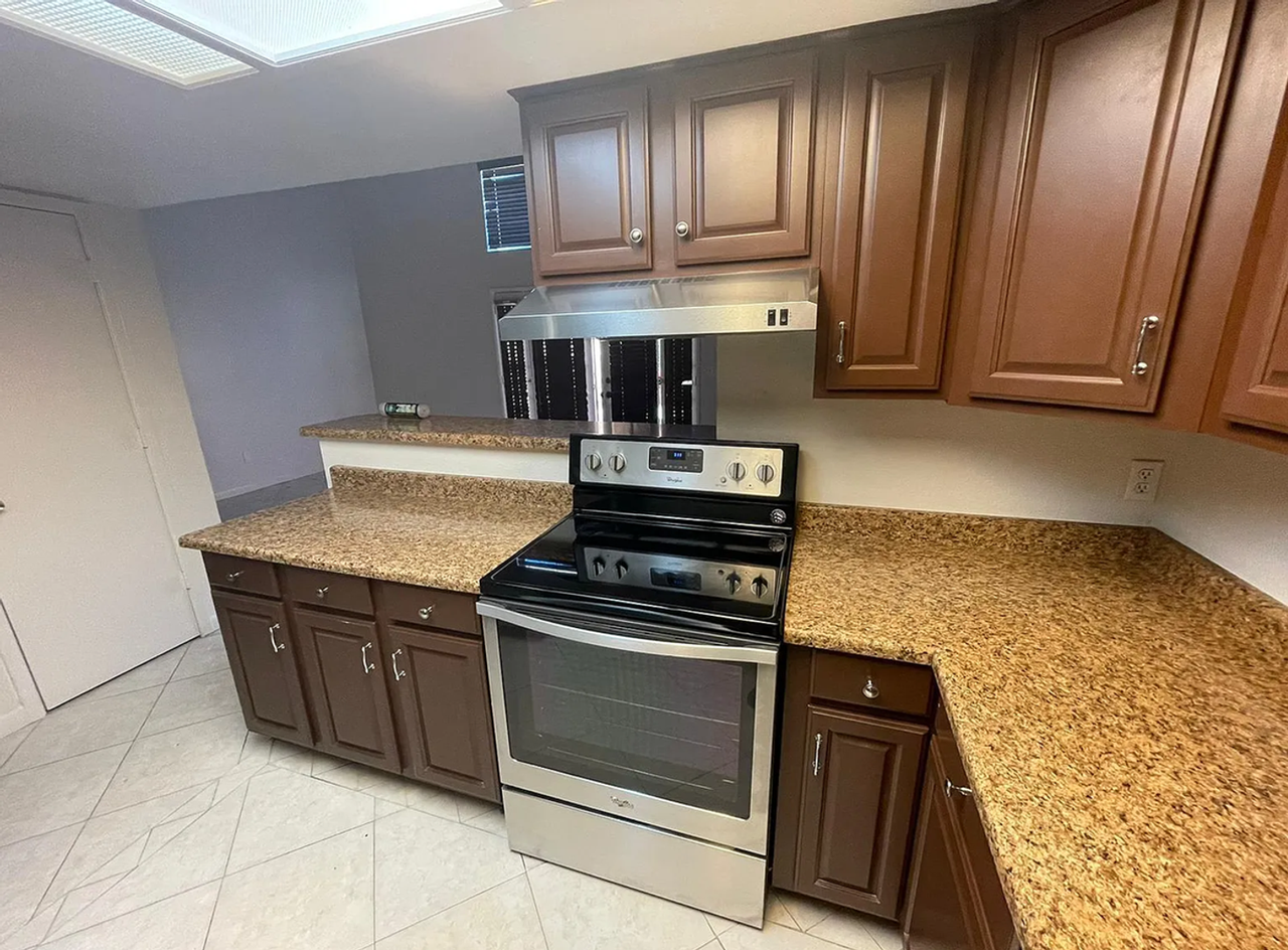 2045 S 14th Ave - Photo 6 of 33