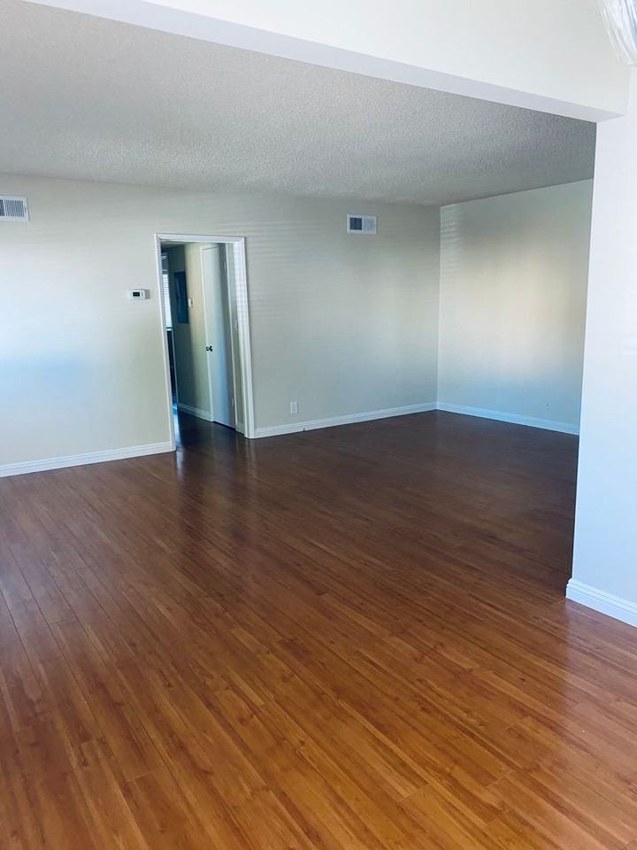 416 Cameron Pl - Photo 2 of 8