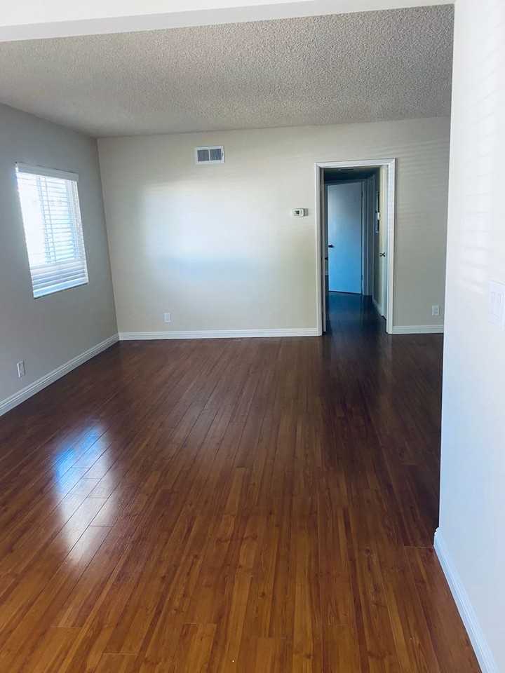 416 Cameron Pl - Photo 6 of 8