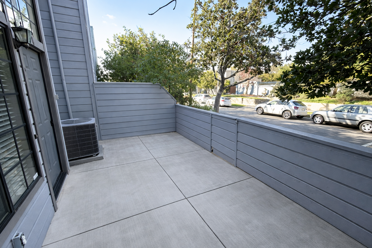 270 Ohio St - Photo 3 of 26