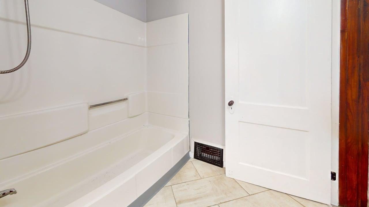 327 Black St - Photo 2 of 20