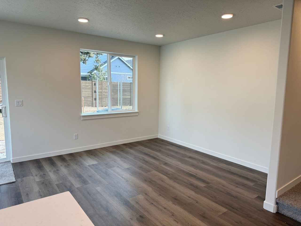 20491 Brad St - Photo 4 of 16