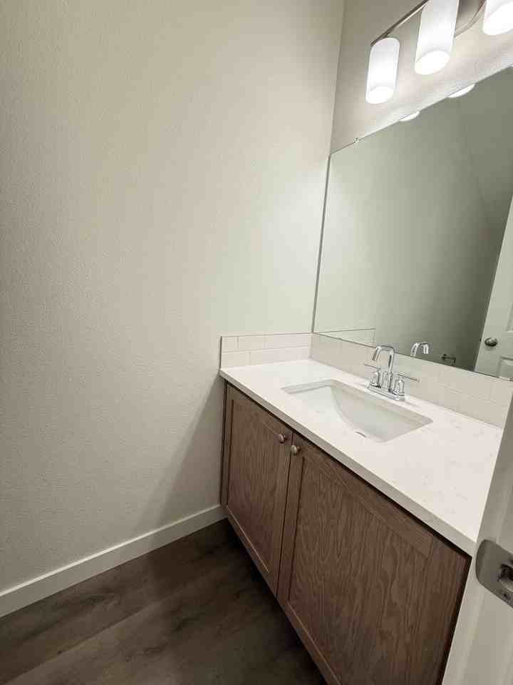 20491 Brad St - Photo 5 of 16