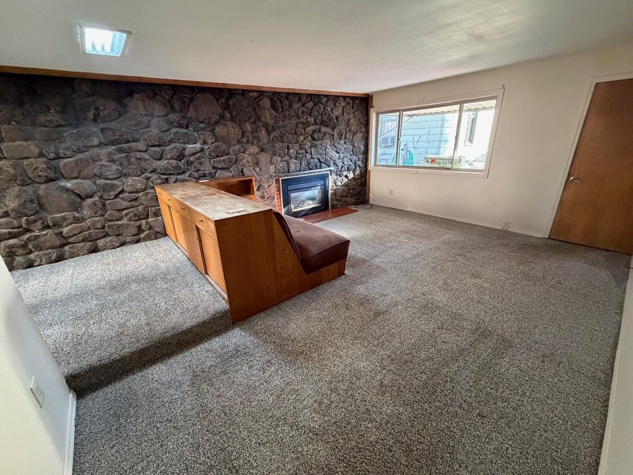 635 High St - Photo 2 of 11