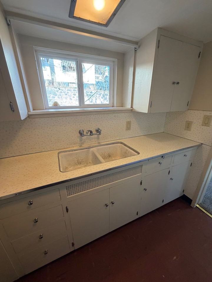 635 High St - Photo 3 of 11