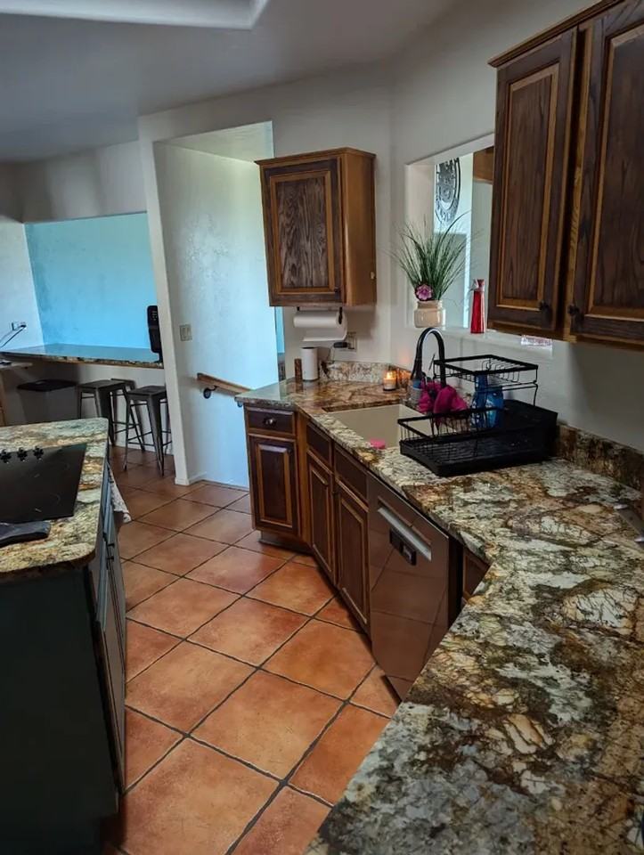 770 N Lazy J Way - Photo 7 of 17