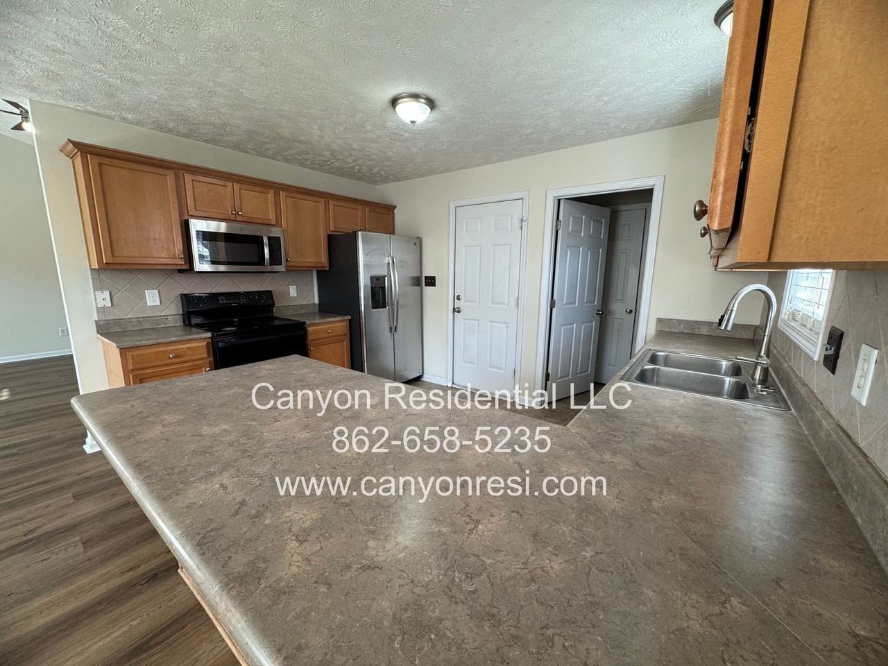 1247 Chimney Swift Dr - Photo 3 of 18