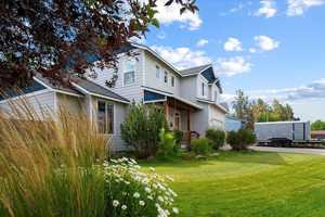 featured image of 1622 Nw Rimrock Ct