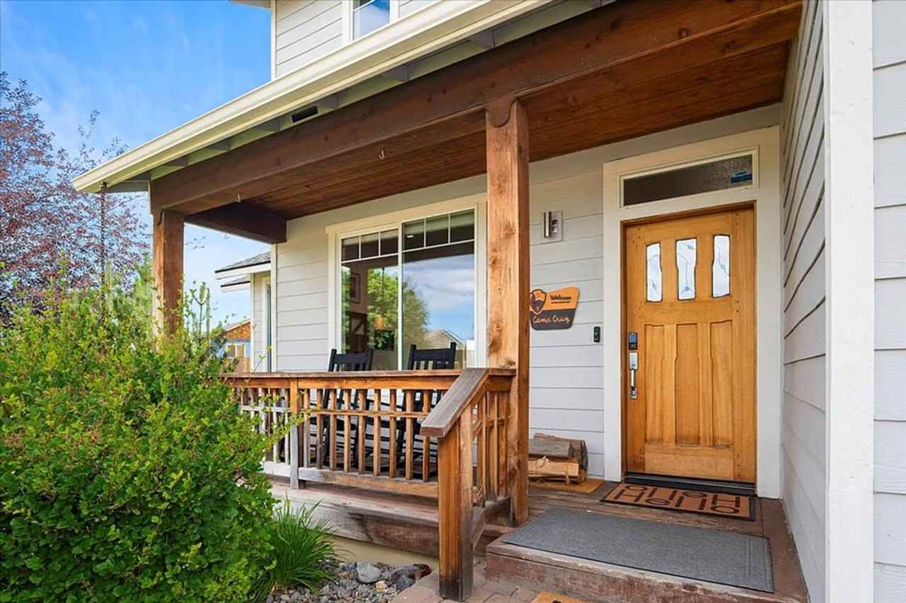 1622 Nw Rimrock Ct - Photo 2 of 37