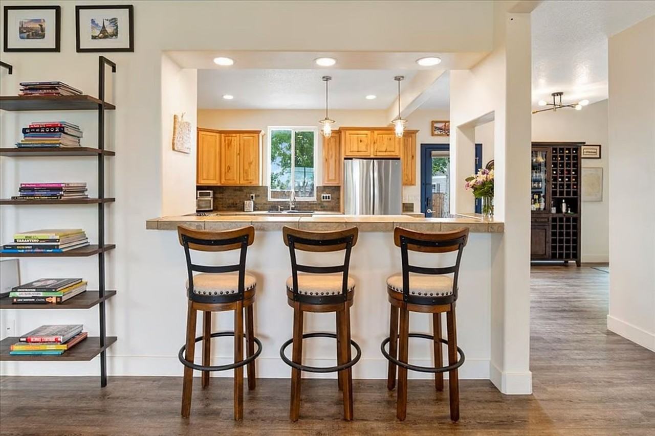 1622 Nw Rimrock Ct - Photo 6 of 37