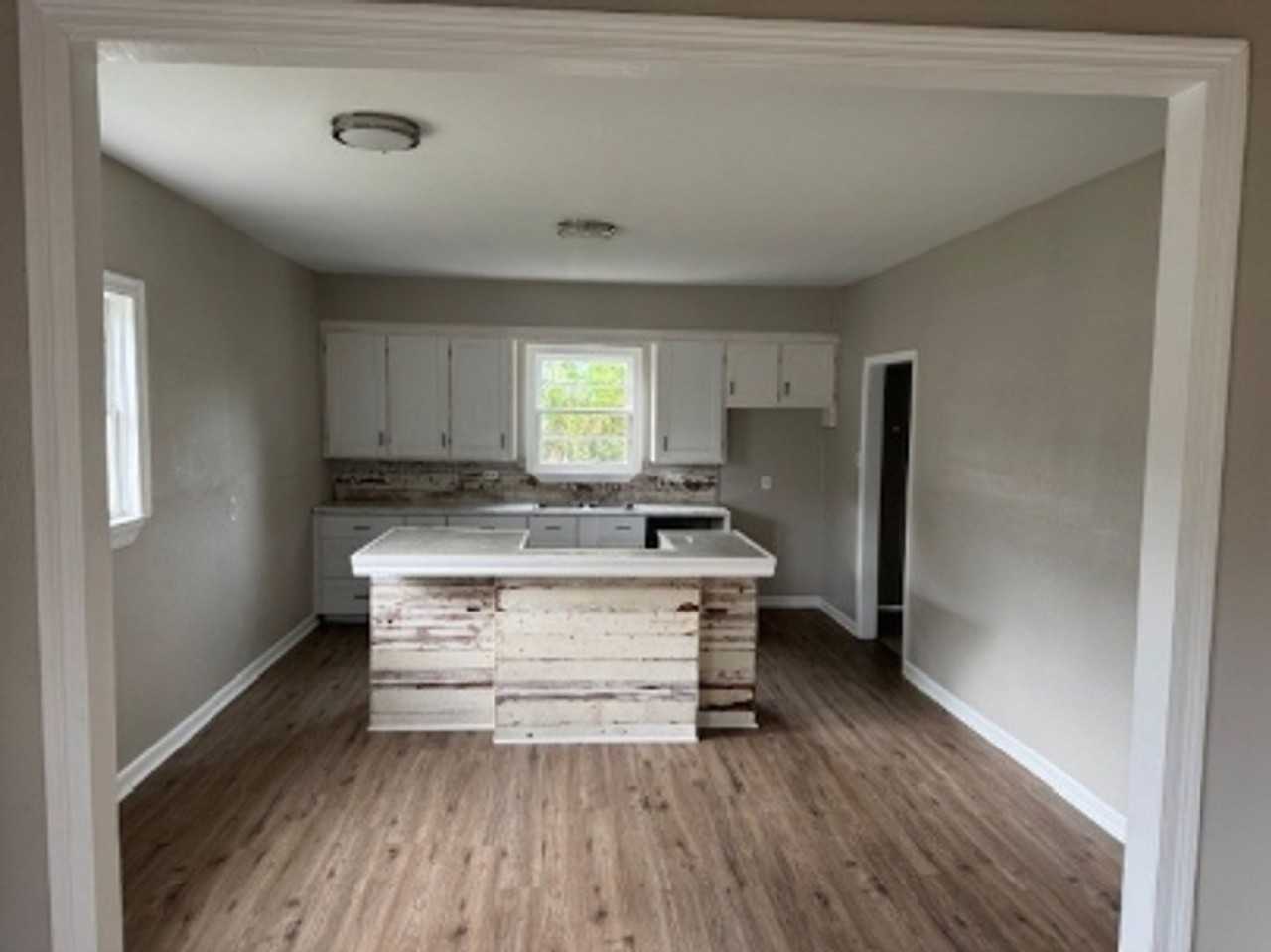 408 E Michigan St - Photo 4 of 7