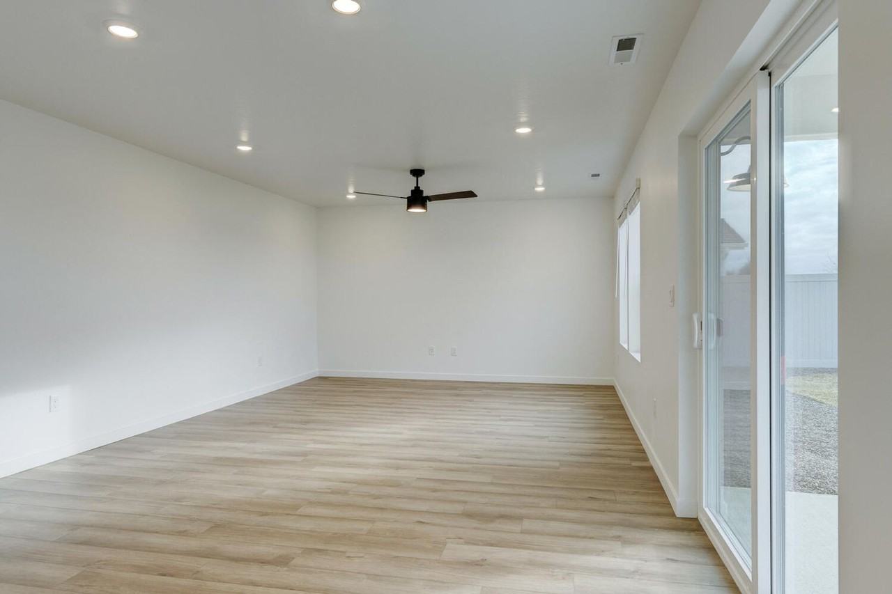 9159 W Inspirado St - Photo 4 of 38