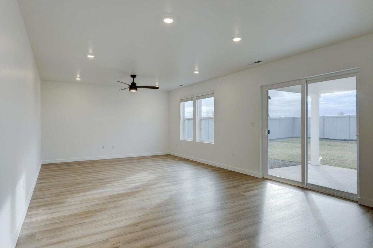 9159 W Inspirado St - Photo 5 of 38